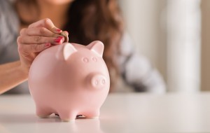 Como a mudança de hábitos pode te ajudar a economizar dinheiro